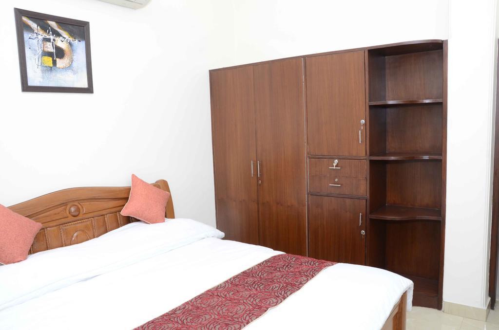 Namaste Apartments Nova Deli Quarto foto